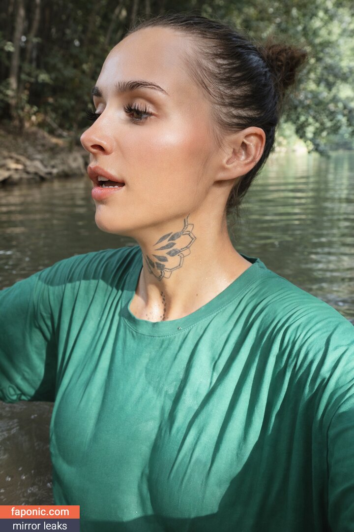 Kelly Walach, https: Nahé úniky  Fotka #7