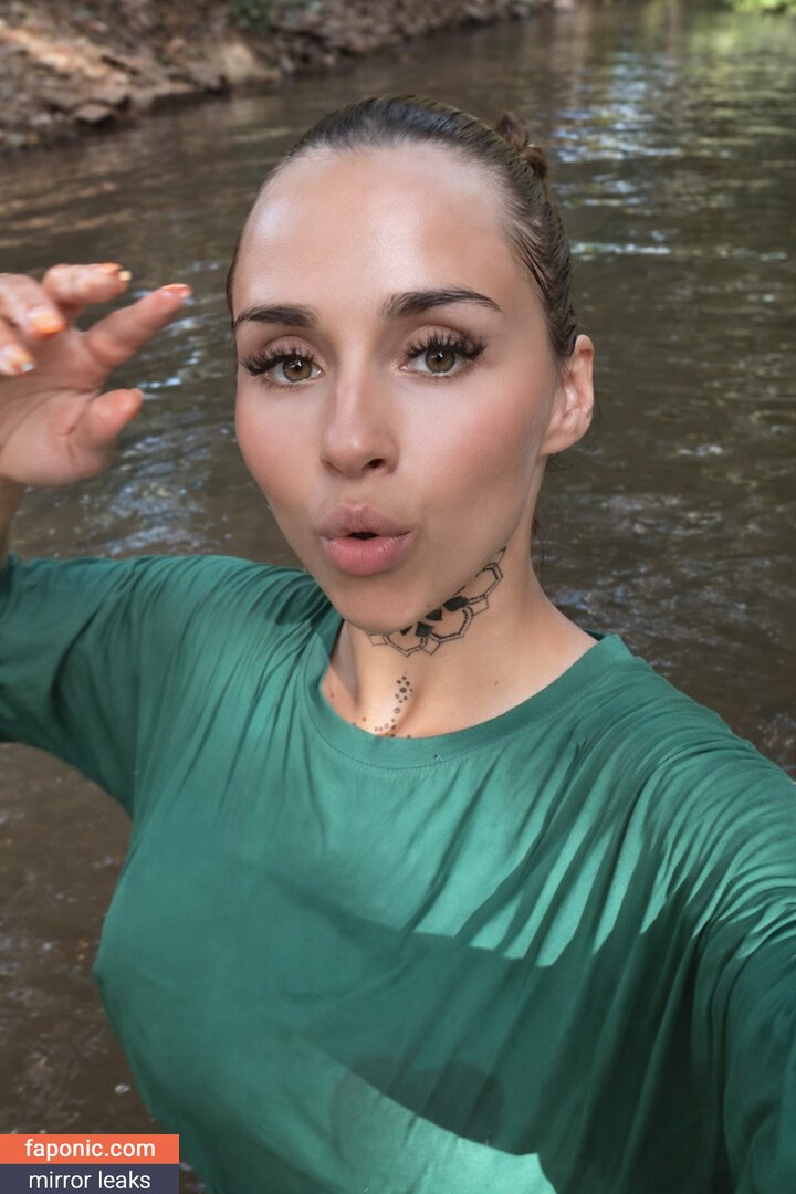 Kelly Walach, https: Nahé úniky  Fotka #8