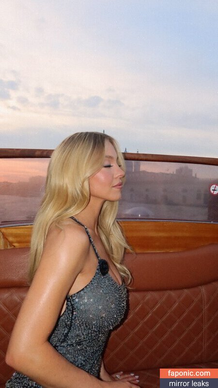 Sydney Sweeney, gal_gadot, https:, sydney_sweeney Nahé úniky OnlyFans Fotka #388