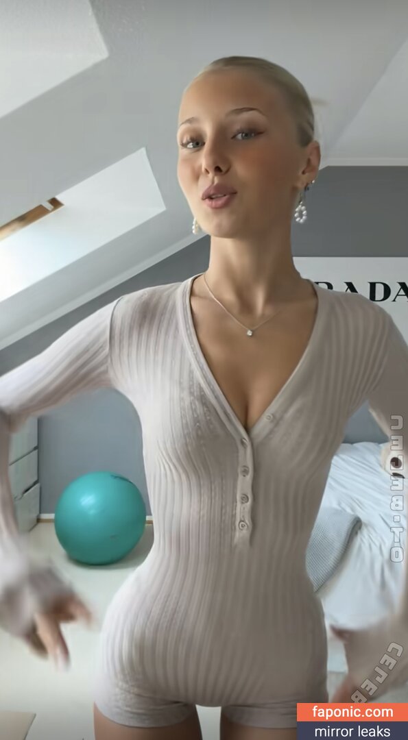 Elena Zoe, elena.zb, elena.zbt, elena_zoe Nahé úniky OnlyFans Fotka #133