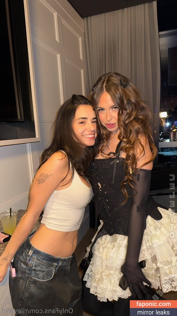 Riley Reid, RileyReidTikTok, hellorileyreid, rileyreidx3 Nahé úniky OnlyFans Fotka #2655