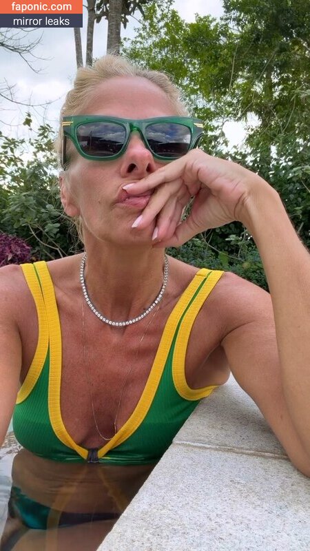Adriane Galisteu, galisteuoficial Nahé úniky  Fotka #330