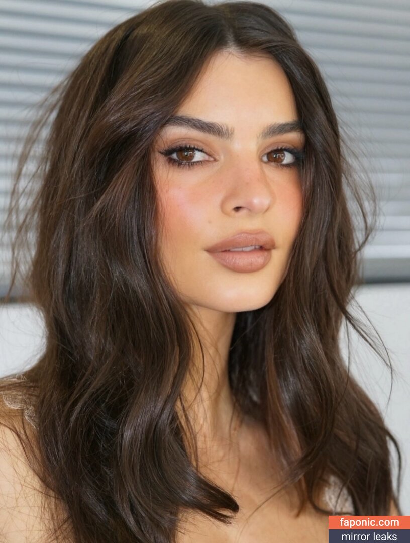 Emily Ratajkowski