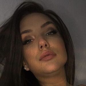 Lara.Marie.v__